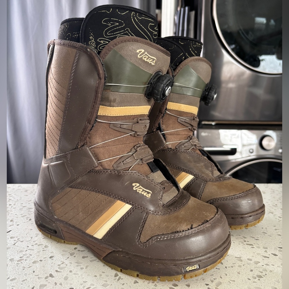 SOLD / Vans BOA Brown & Tan Women’s Snowboard Boots Size 8